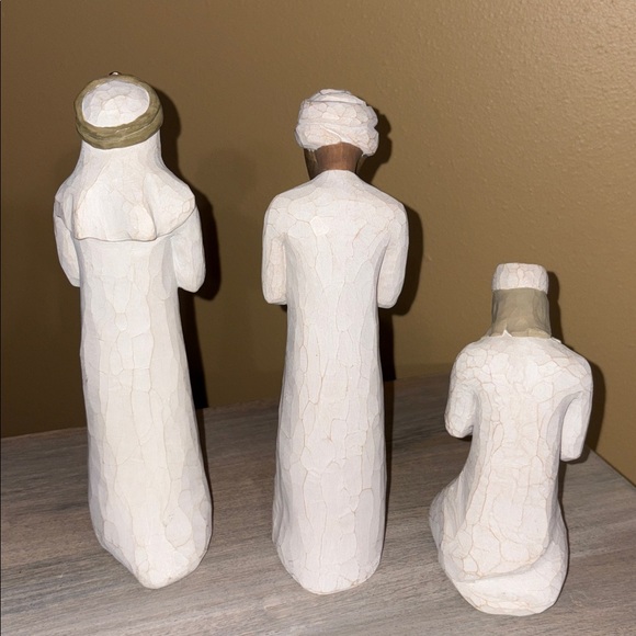 Like new Willow Tree "The Three Wisemen" nativity figurines - Picture 2 of 8